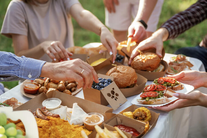 family meal picnic style